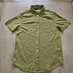 Penshoppe Men’s Olive Green Short Sleeve Button Up Shirt Relax Fit Size S